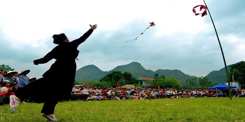 Ném còn có nguồn gốc hình thành và phát triển mạnh mẽ
